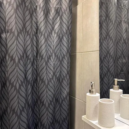 West-ende * ميدل كيرك