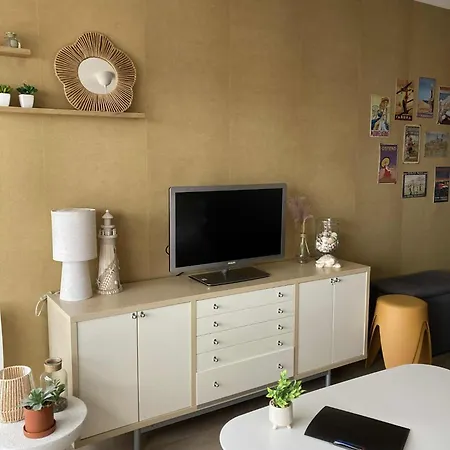 West-ende ميدل كيرك